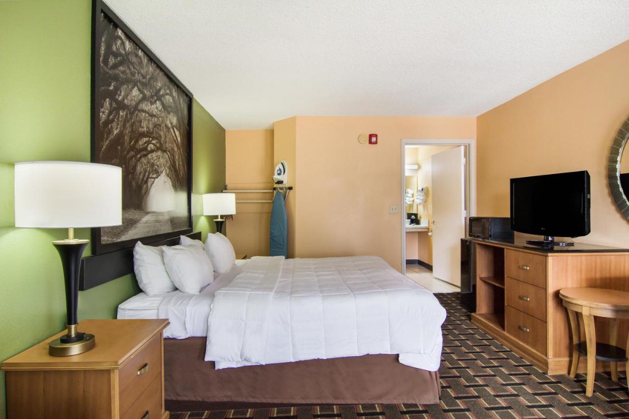 Americas Best Value Inn Darien Exteriér fotografie