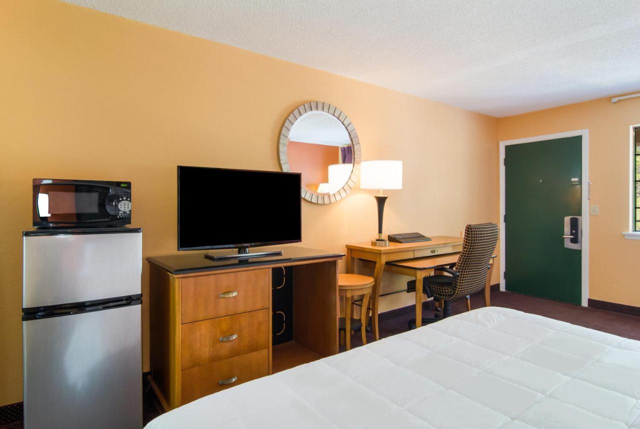 Americas Best Value Inn Darien Exteriér fotografie