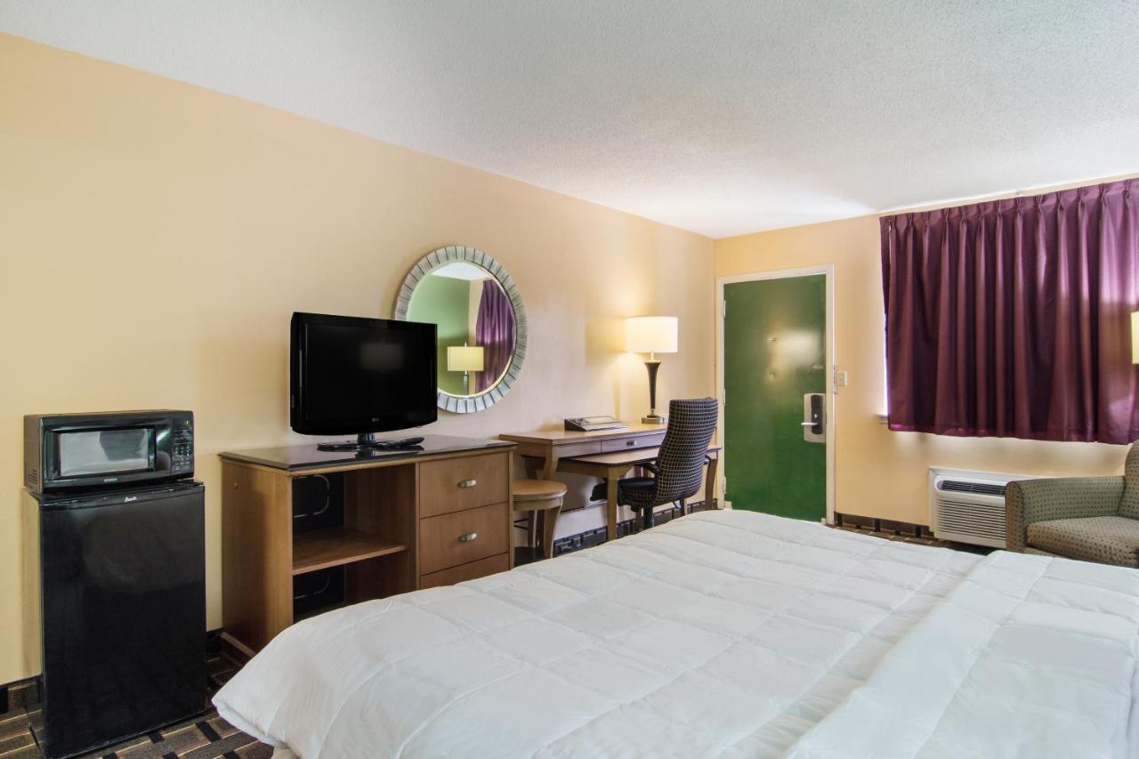 Americas Best Value Inn Darien Exteriér fotografie